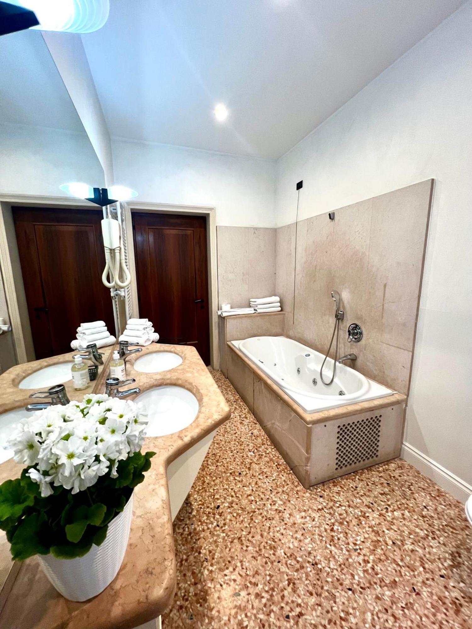 Locazione Turistica Joyful Padova Hotell Exteriör bild