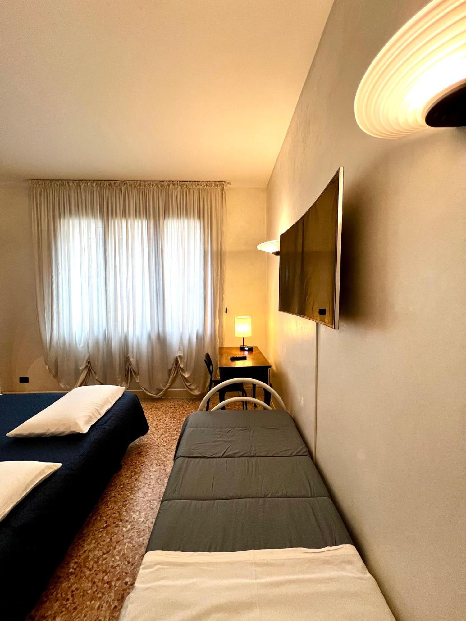 Locazione Turistica Joyful Padova Hotell Exteriör bild